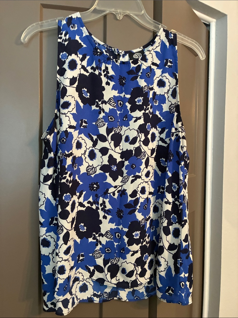 bobeau Blue and White Floral Sleeveless Camisole Size L